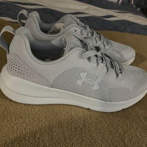 NWOT MEN’S UNDER ARMOUR TENNIS SHOES SIZE 8.5